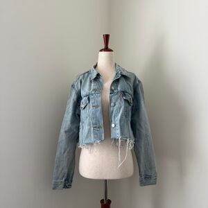 Levi's cropped light wash denim jacket